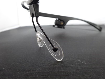 M300スマートグラスの生産体制が整い、日本市場でも本格出荷を開始し、付け替え可能な鼻パッドも新たに同梱しました。