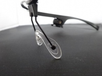 M300スマートグラスの生産体制が整い、日本市場でも本格出荷を開始し、付け替え可能な鼻パッドも新たに同梱しました。