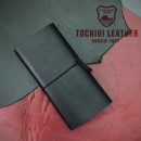 引き算の美学から生まれた、まったく新しいスタイルのレザーケース「MYNUS TOCHIGI LEATHER CASE」を12月21日発売