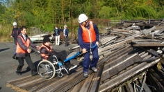 「押す」から「引く」へ、車いすの常識を変える。けん引式車いす補助装置「JINRIKI」シリーズ、12月26日（火）より量産に向けたクラウドファンディング開始。