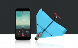 最高時速40km、8種類のアクロバット飛行が可能！次世代紙飛行機「POWERUP DART」9月13日（木）より、Kibidangoで日本上陸プロジェクト開始。