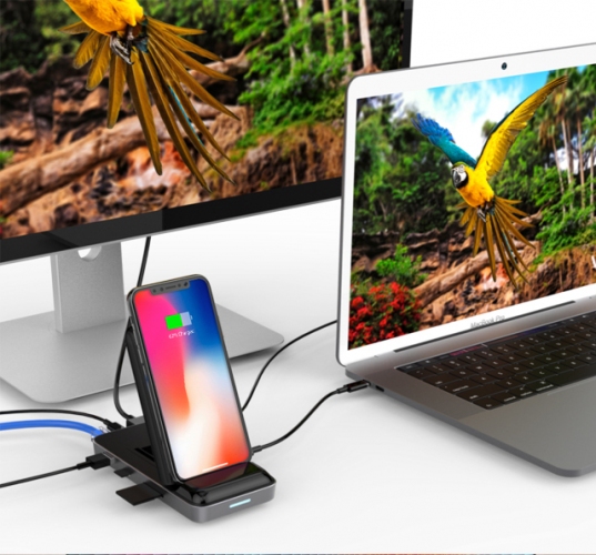 HyperDrive 8in1 USB-Cハブ＋ワイヤレス充電器＋可変式スタンドクラウドファンディングMakuakeで10月30日より日本上陸
