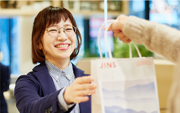 JINS路面店舗に新規決済サービスを導入JINSでの買い物がより便利に。どなたでも快適に購入いただける、時代に合わせた購買体験を提供
