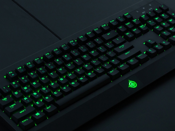 【上海問屋限定販売】 メカニカルキーの軽快な打鍵感 GreenLEDゲーミングメカニカルキーボード　販売開始