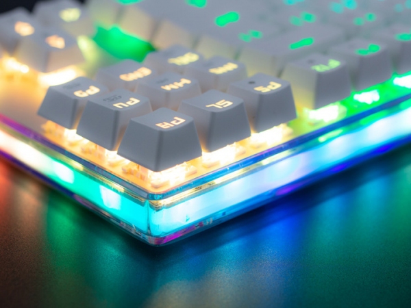 【上海問屋限定販売】  見とれるほど美しいキーボード US87キー配列ゲーミングキーボード　MOTOSPEED K87S　販売開始