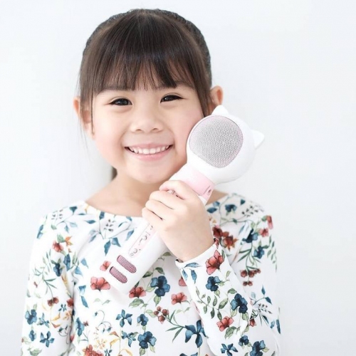 お客様の体験談！子供も大人も楽しめるどこでもカラオケできるハイブリットカラオケマイク「myFirst Voice」で家族で盛り上がるのは超楽しいです！