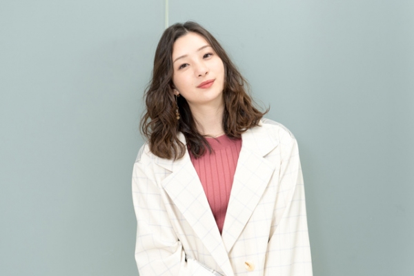 衝撃をうけた漫画「そんな声だしちゃイヤ!」メガネで、スーツをスッと着ちゃう男性が大好物♪足立梨花のおすすめ漫画を無料配信！独占インタビューも掲載