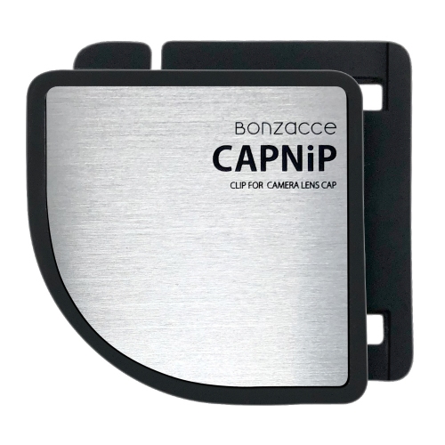 カメラストラップに取り付けるレンズキャップ用クリップ「CAPNiP(キャップニップ)」Makuakeでのクラウドファンディング開始