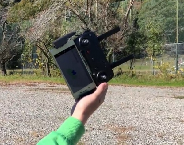 設定したルートを自動飛行するドローンのアプリを開発。自動飛行の実験に成功いたしました。