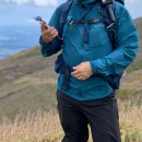 登山時にサッとスマホが見たい時に便利です