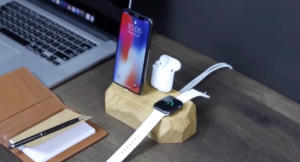 【人気につき再入荷！】OAKYWOOD「3 in 1ドック」ポーランド発の木工製品。Apple製品をまとめて充電！【人気品薄製品】