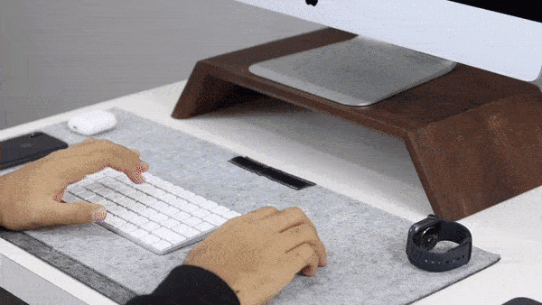 【人気につき再入荷！】OAKYWOOD「3 in 1ドック」ポーランド発の木工製品。Apple製品をまとめて充電！【人気品薄製品】