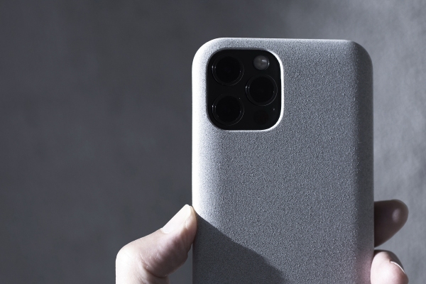 引き算の美学から生まれた薄型軽量のシンプルデザインケース　「MYNUS iPhone 12 Pro CASE」を5月19日発売