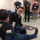 筋肉スーツであなたの体を【整え部屋】！格闘家整体師・nobu先生のYouTubeチャンネルが、ダイエットや通院いらずの講義を無料公開中！