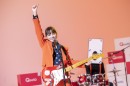「それでは聴いてください！」川口春奈さんが遂にロックバンドを結成！？メンバーを従え、メガアゲＭＣパフォーマンスを披露。